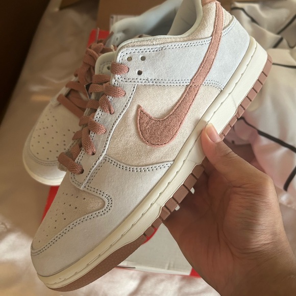 Nike Dunks - Picture 2 of 5